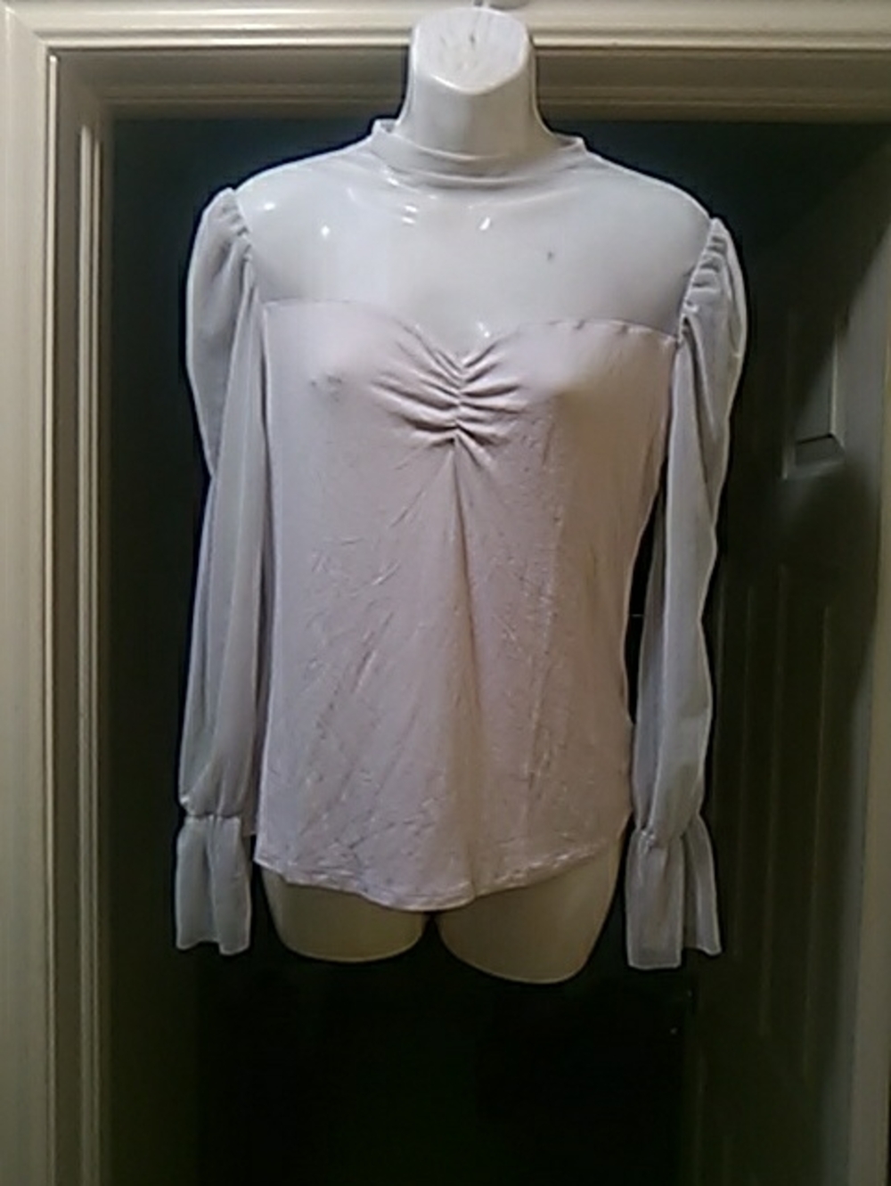 $5>>Suzy Shier White Pink Long Sleeve Ruched Front Top